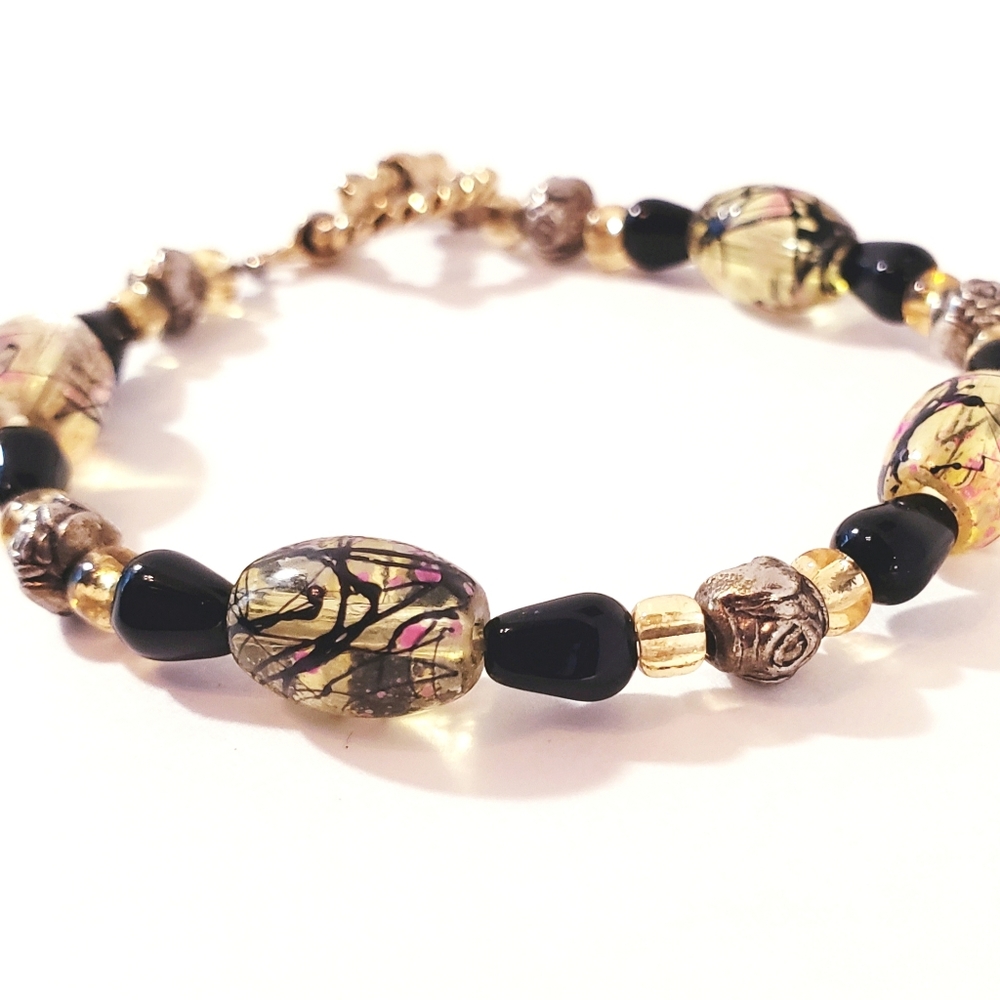 Vintage Beaded Gold Tone Bracelet. Black & Brown, Chunky bracelet